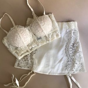La Perla Lace Bra and Garter Set